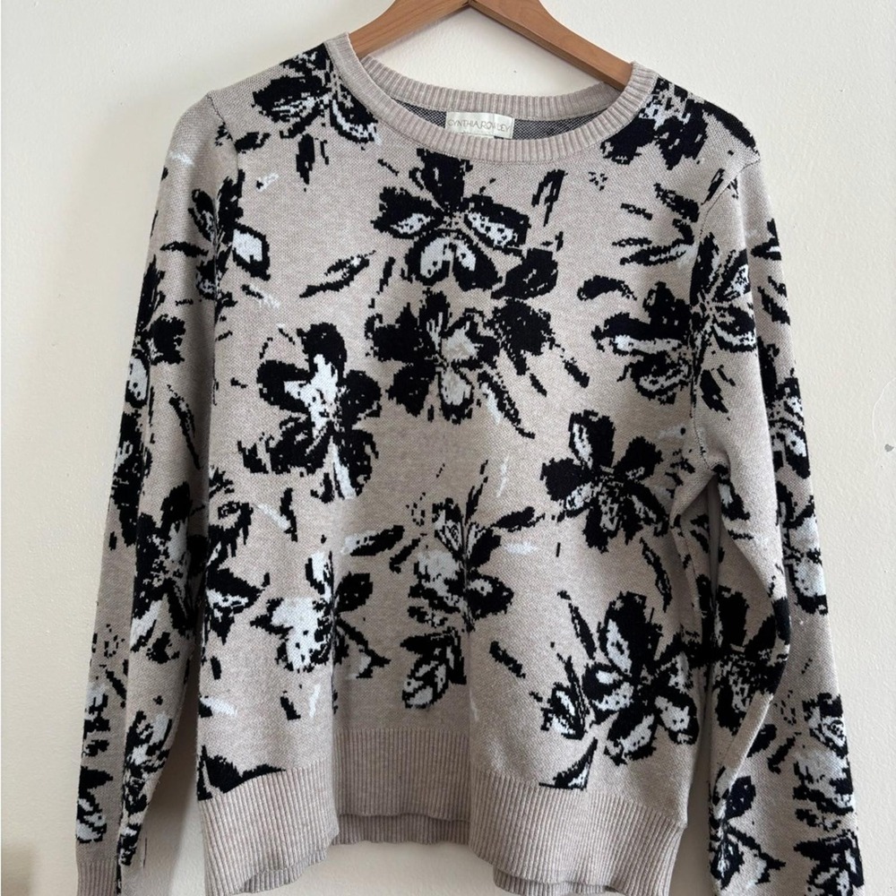 Cynthia‎ Rowley Gray and Black Floral Sweater
